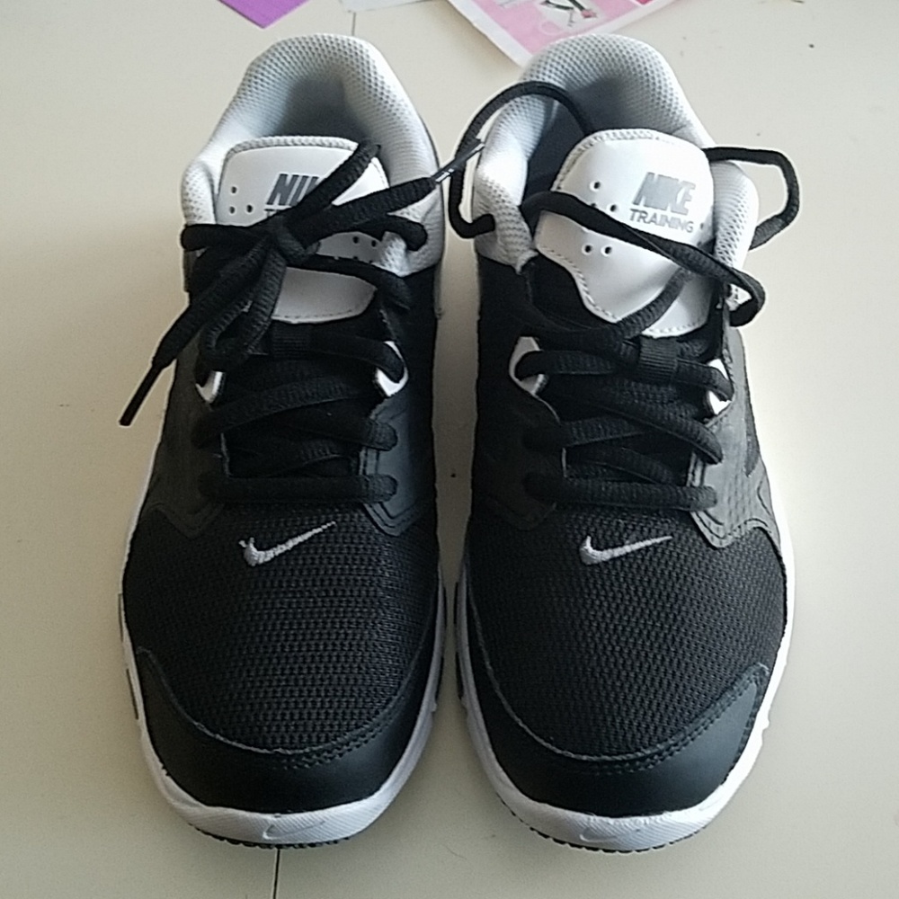 Boys 5Y Nike shoes